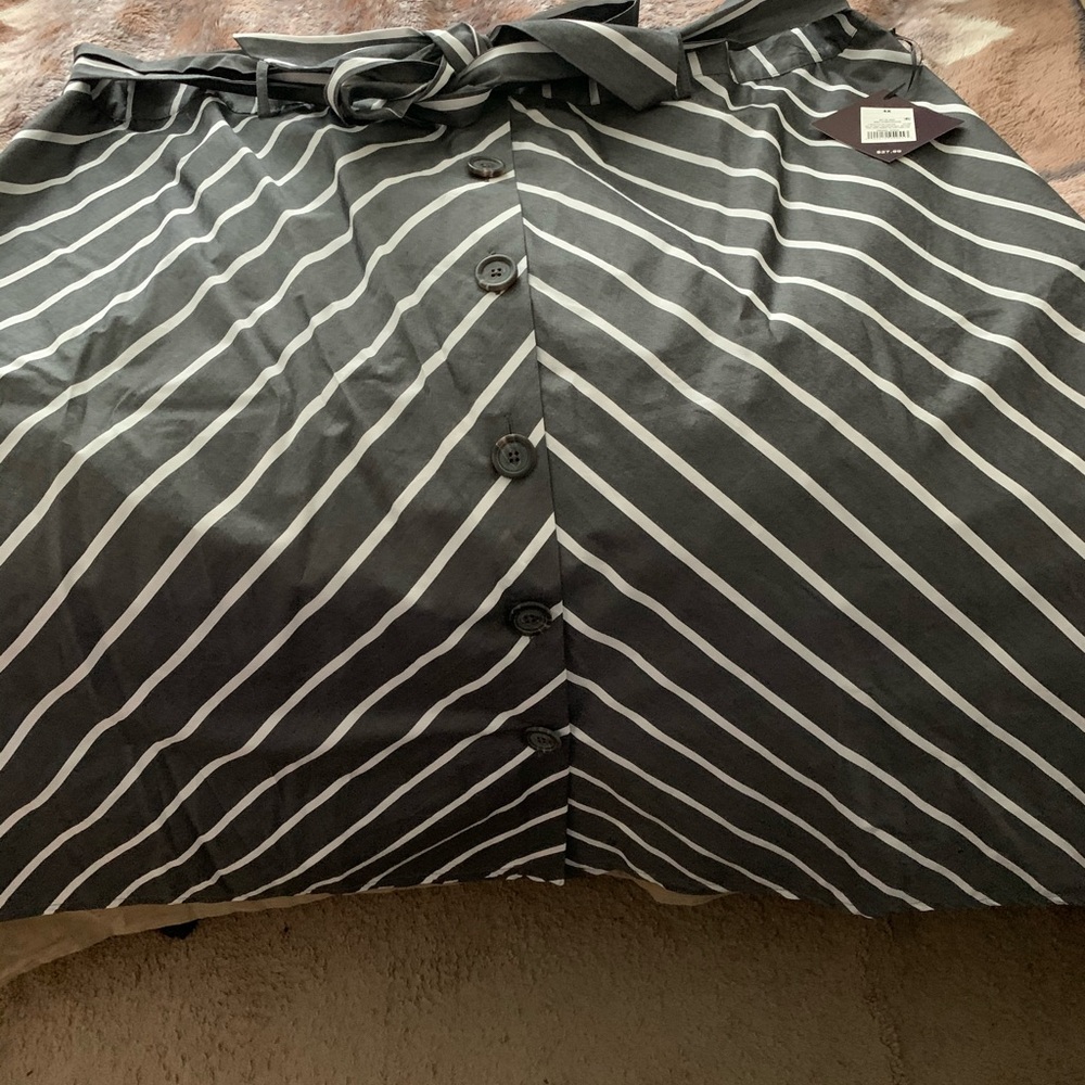 Gray and white skirt size 4X